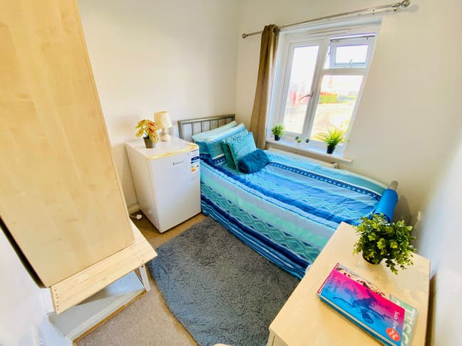 🏠 Rooms (single use) in East Acton – Zone 2 Main Photo