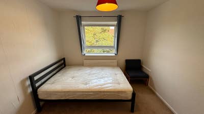 Double Room with Natural Light Main Photo