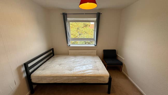 Double Room with Natural Light Main Photo