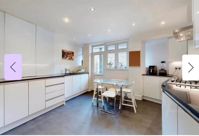 Looking for two flatmates in a three bed flat Main Photo