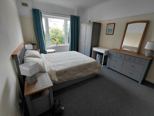 Lovely fully furnished 2 bedroom flat  Main Photo