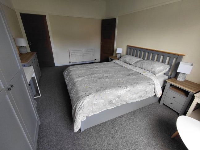Lovely fully furnished 2 bedroom flat  Main Photo