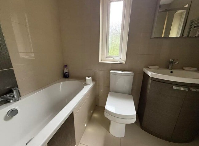 2 rooms in spacious house in s12 Main Photo
