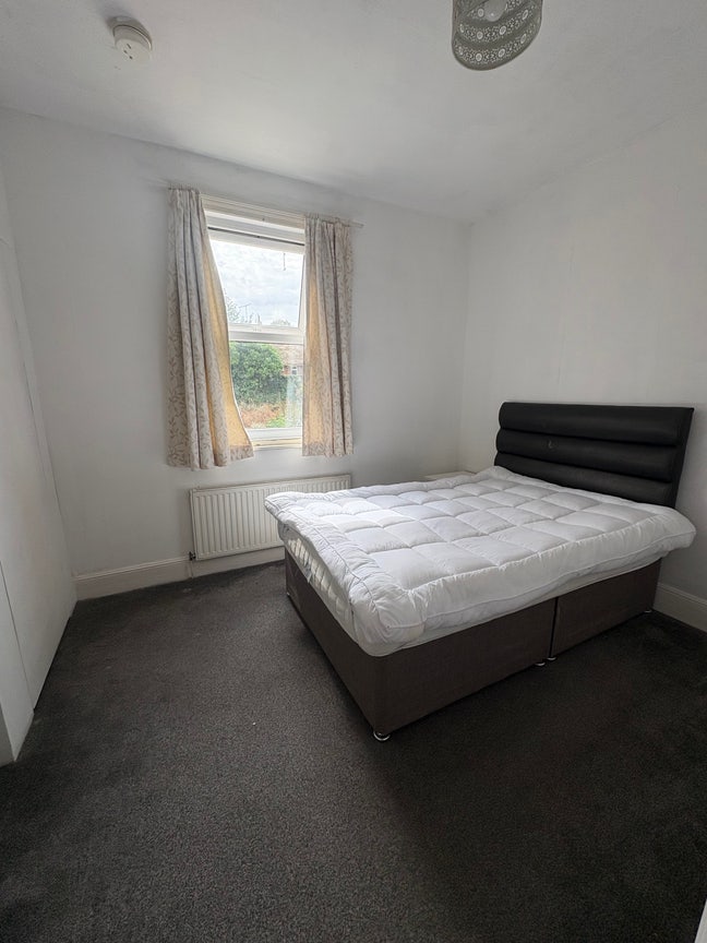 Double Room in HMO Main Photo