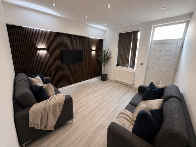 Newly Renovated City Centre Rooms - October Main Photo