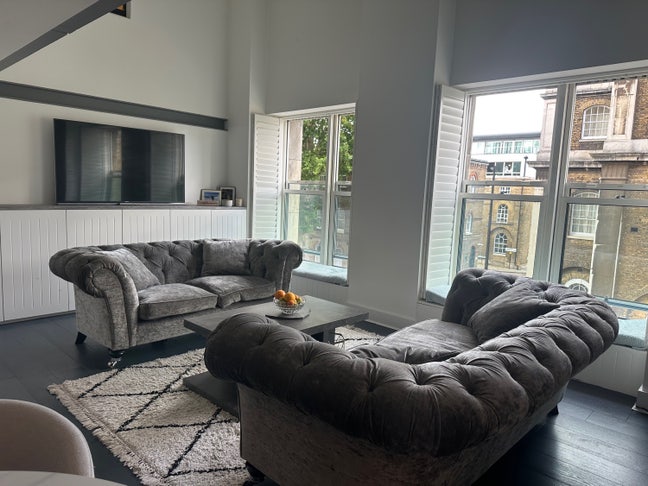 Double Bedroom with Private bathroom+Weeklycleaner Main Photo