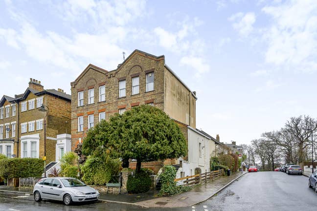 Lovely 1 x bed Flat in Belvedere Road Main Photo