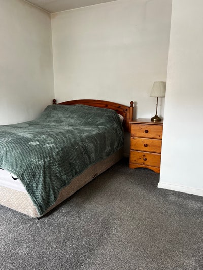 Nice double room in quiet household  Main Photo