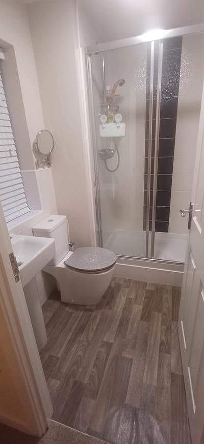 Modern Double bed en suite  Main Photo
