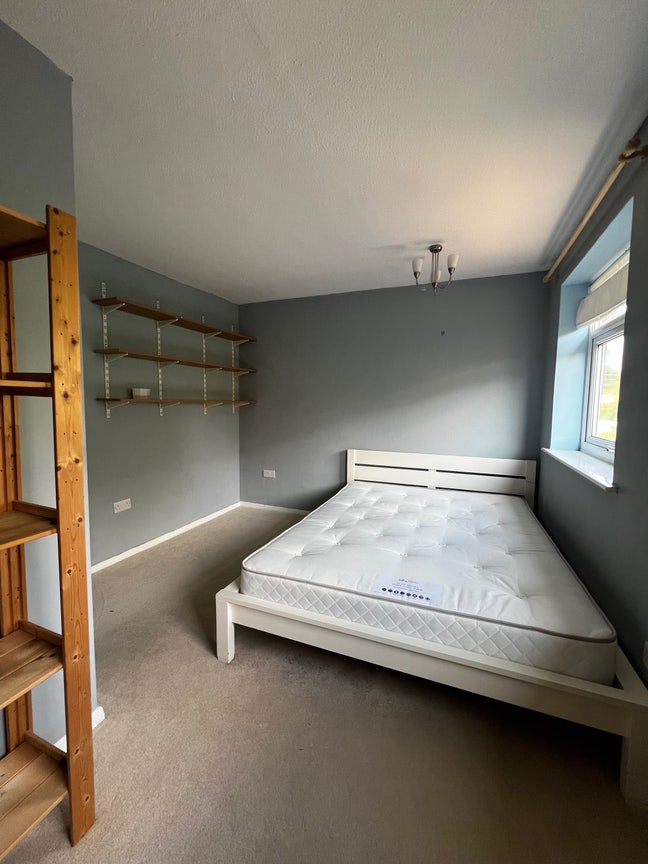 1 double bedroom available  Main Photo