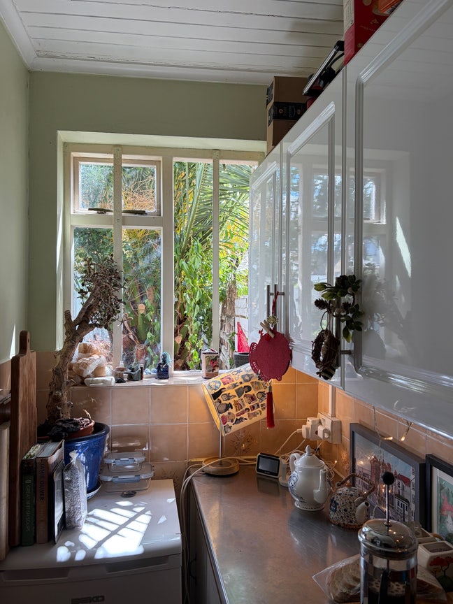 Beautiful Garden view Room in Victorian House  Main Photo