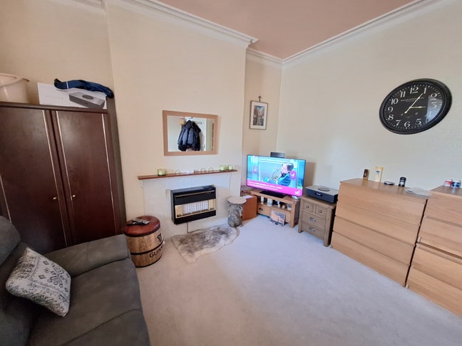 Furnished Self contained 1Bed Studio flat in Marsh Main Photo