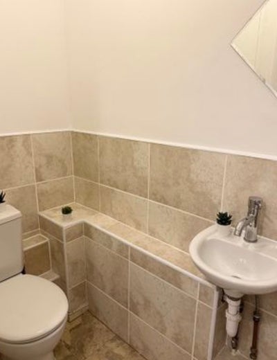 Luxury & Clean Room Available. UC accepted  Main Photo