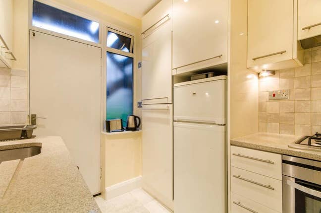 1 bed room in Central available for sublet  Main Photo