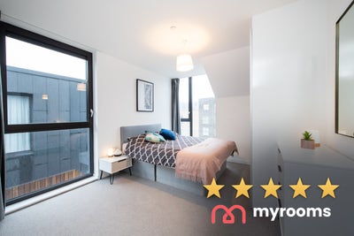 ☀️ Ensuite Room in Stratford | Huge Terrace Main Photo