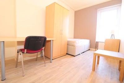 Room in Student House Share Main Photo