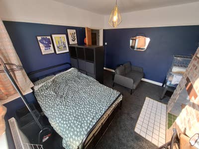 Bills inc - Dbl Bed & Lounge - Stretford Near Tram Main Photo