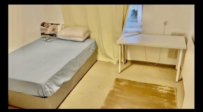 Nice and tidy room and near to the Station Main Photo