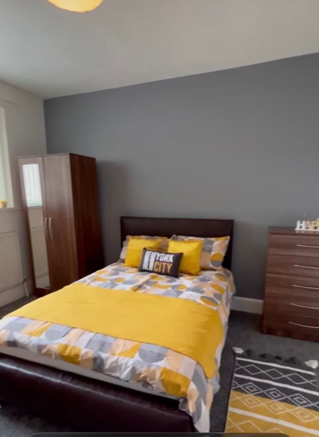 Spacious Double Room  Main Photo