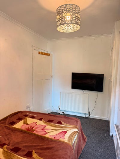 1 double bedroom available  Main Photo