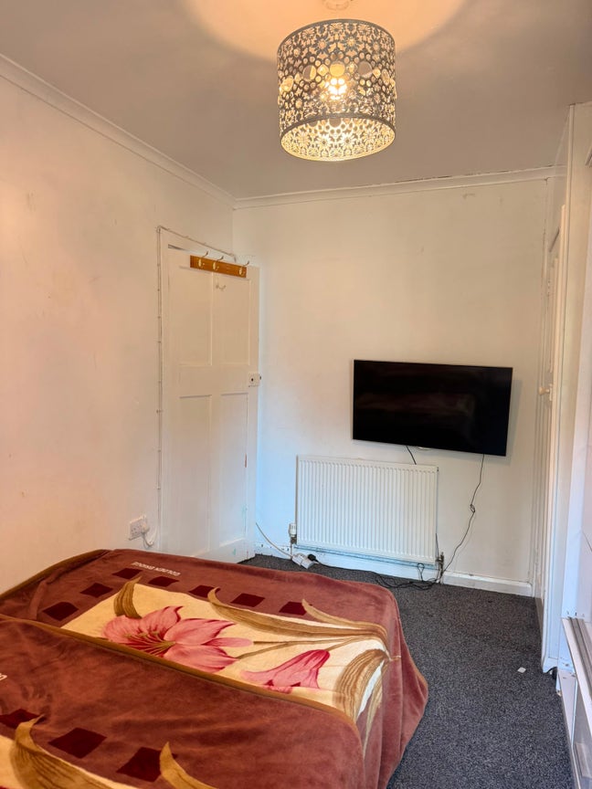 1 double bedroom available  Main Photo