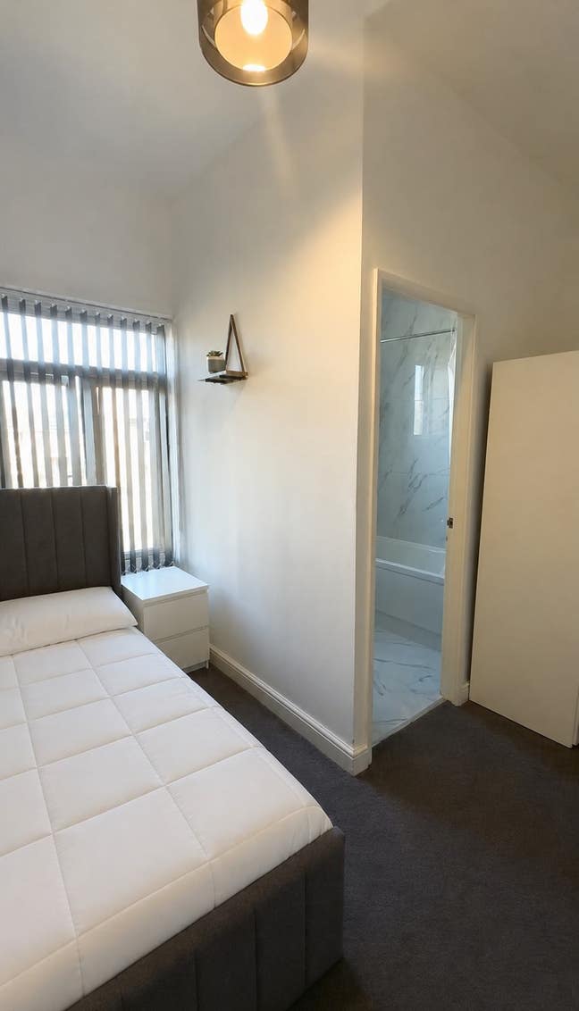 🏡 En-Suite Room Available Now – All Bills Include Main Photo