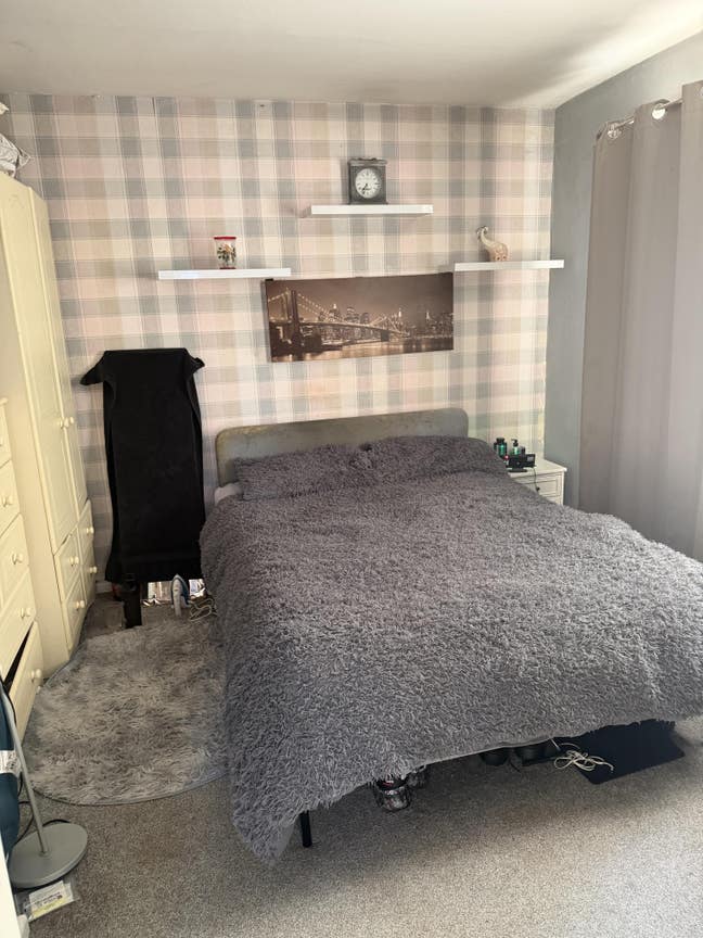 Room to rent either 7 days a week or Monday to Fri Main Photo