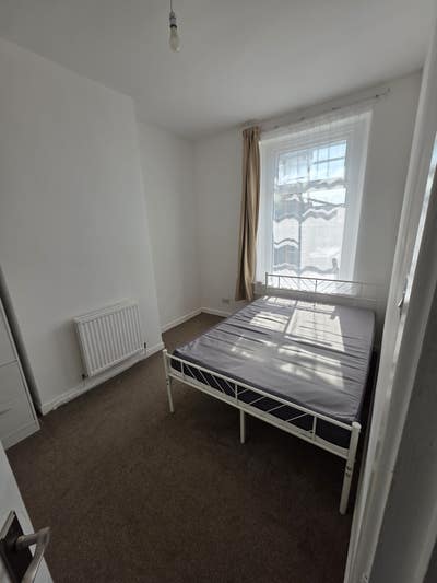 2 bedroom Flat  Main Photo