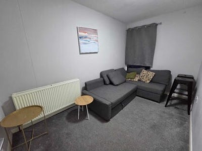 1 Bedroom Flat- Available now Main Photo