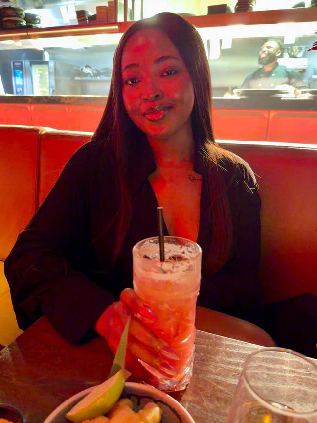  Female in mid 20’s seeks a double room Main Photo