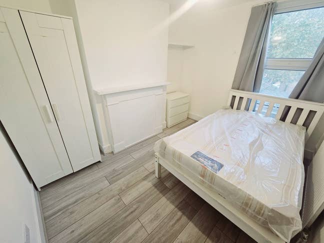 Double Room Available in Turnpike Lane N15 *.* Main Photo