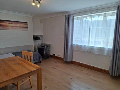 Large Furnished Room Available in Leith, Edinburgh Main Photo