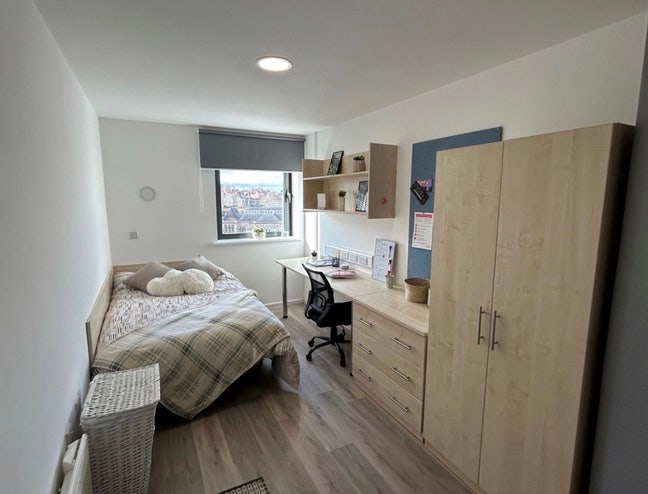 Trinity Square Silver En-suite Tenancy Takeover  Main Photo
