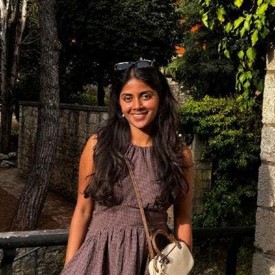 Professional Female seeks a double room Main Photo