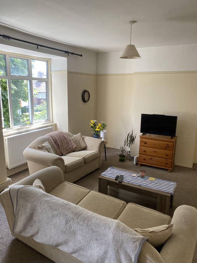 Room in Spacious 2-Bed Flat in Clapham North Main Photo