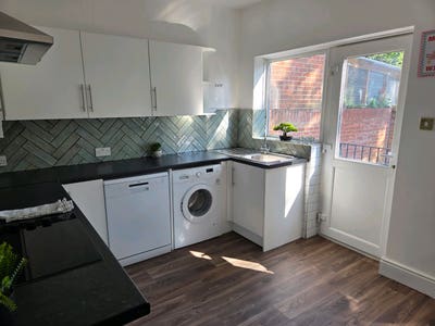 Full property to rent must be full property Main Photo