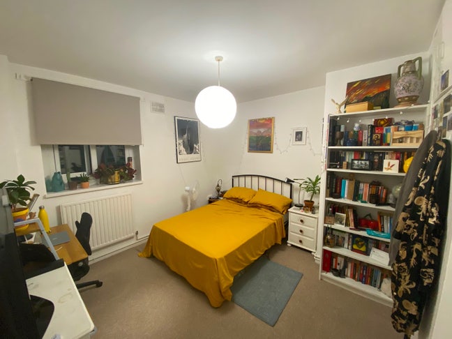 Bedroom in 3 bed flat in Stockwell  Main Photo