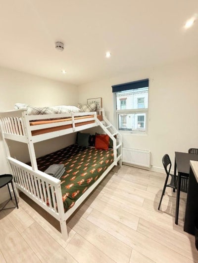 🛏️ Studio Flat to Let in 📍Fulham ✨  Main Photo