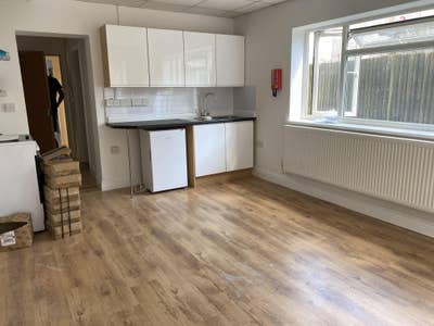 Studio Flat | Suitable for couples | Ensuite Main Photo