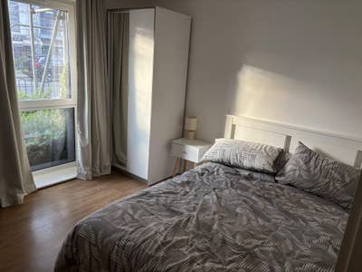 Spacious Double Room in Modern Oakgrove Apartment  Main Photo