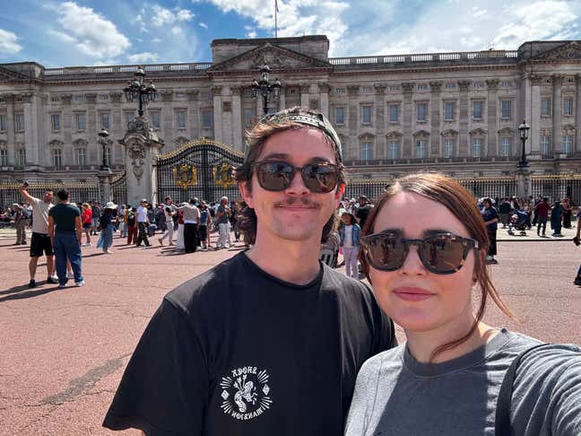 Kiwi Couple Looking for Home :) Main Photo