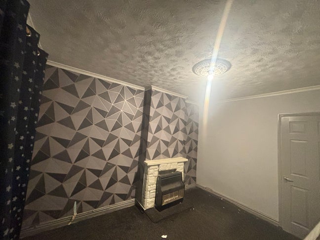 2 Rooms to rent Main Photo