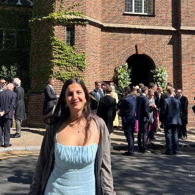 Hi! I’m Noor, I’m French-Moroccan and 25.... Main Photo