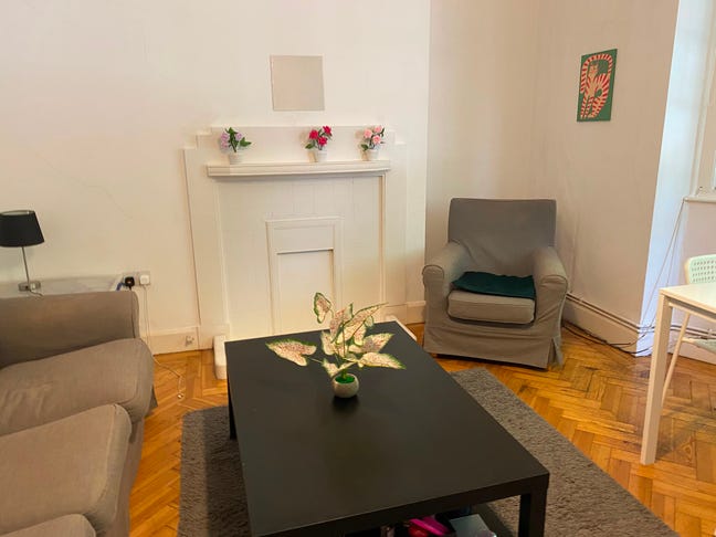 Double Room located close to Canada Water Station Main Photo