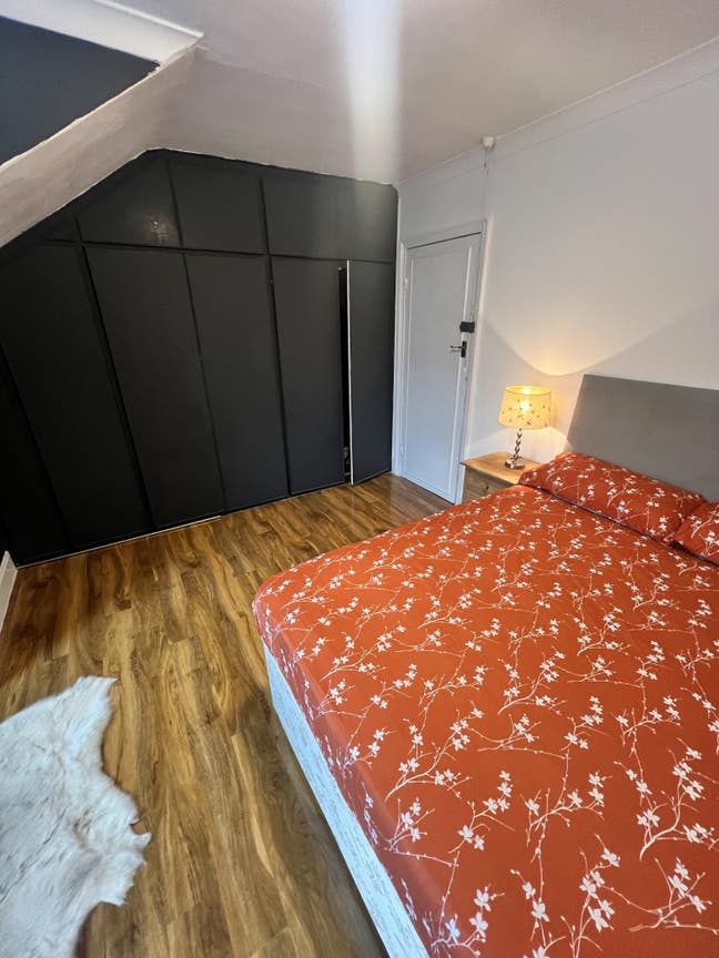 Large Stylish Room off Hylton Road for Student Main Photo