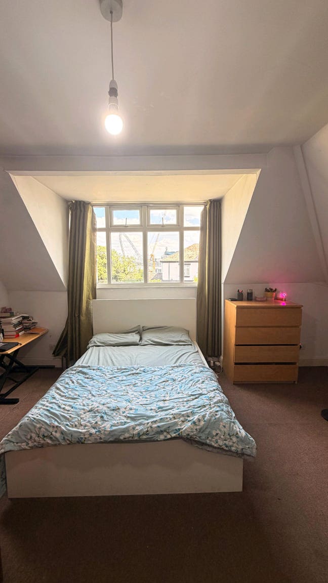 Spacious Double room in Wembley  Main Photo