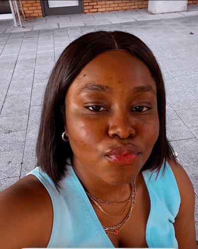 Professional Female seeks a single or double room Main Photo