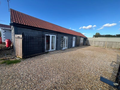3 bedroom property ready to rent  Main Photo