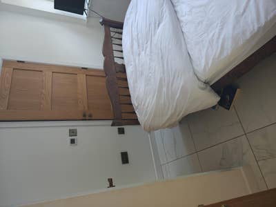 Room with en suite Main Photo