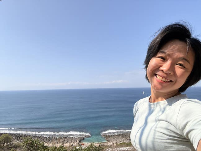 I am a 34-year-old professional female lookin... Main Photo